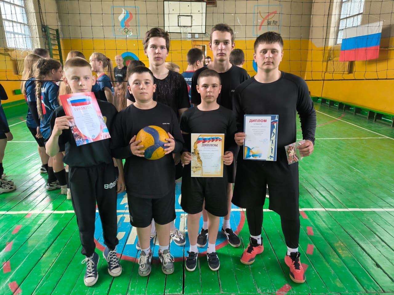 Волейбол: мяч, сетка и море эмоций!.